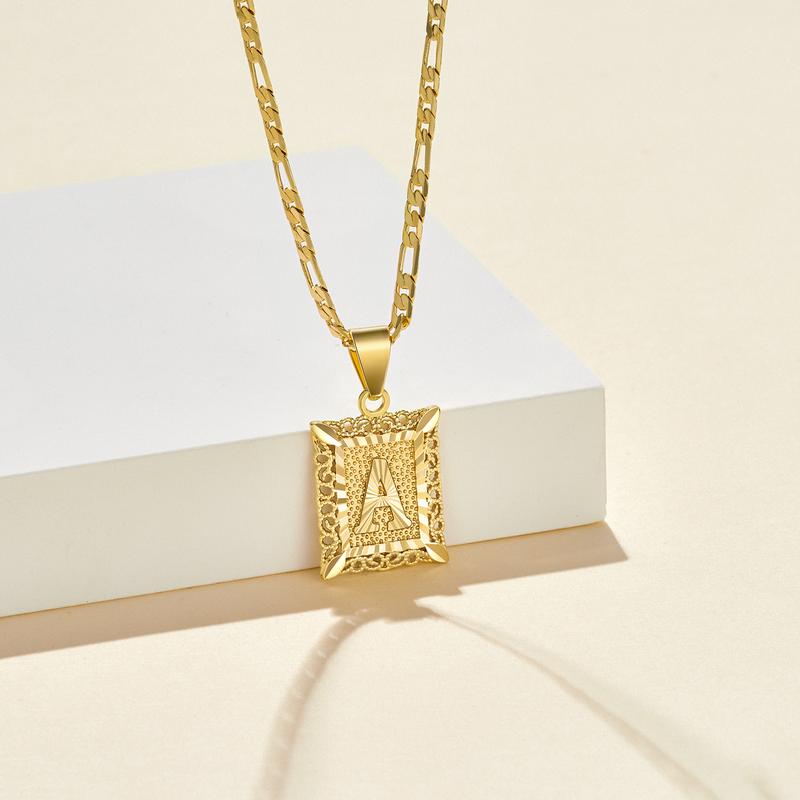 14 Karat vergoldete quadratische Halskette mit Großbuchstaben-Monogram